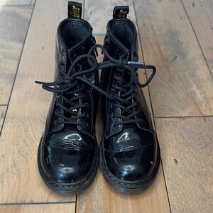 Excellent girls Doc Marten patent leather boots size 1